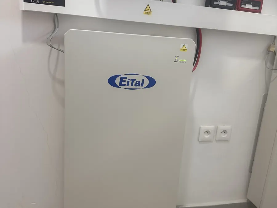 Installation solaire Baie-Mahault Guadeloupe 15 kWc — batterie de stockage EiTai