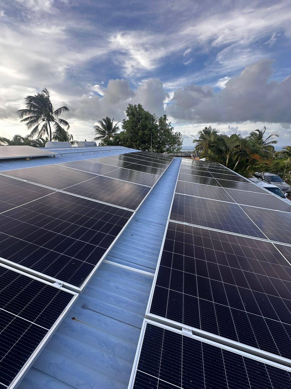 Vue drone installation photovoltaïque Gosier Guadeloupe