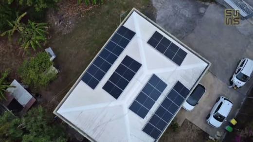 Vue drone du chantier solaire d'Anse-Bertrand en Guadeloupe, installation de 15 kWc